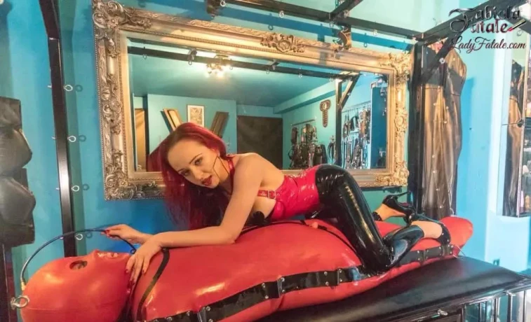 Lady Fatale Sensuele En Elegante Nederlandse Dominante Dame