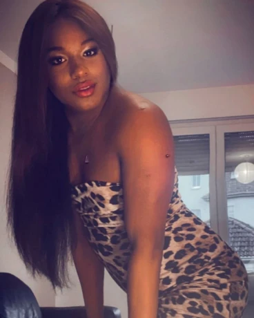 Kendra Valdiri