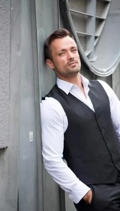 Gigolo Dominic Uit Amsterdam Sexy Groot Geschapen Hetero