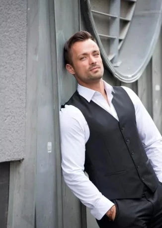 Gigolo Dominic Uit Amsterdam Sexy Groot Geschapen Hetero