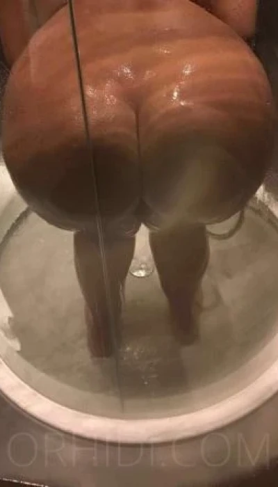 Big booty Layla