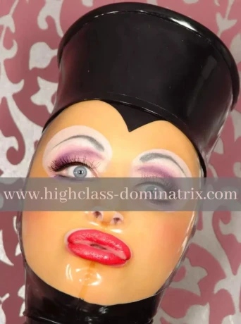 Dominatrix Noa Scat Pee Vomit Fetish Sm
