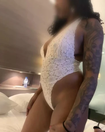 Ebony Beschikbaar Voor Escort