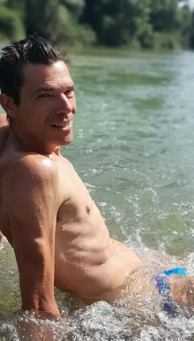 Gigolo Escort Ian May Voor Dames En Koppels