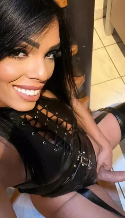 Julie Hot Sexy