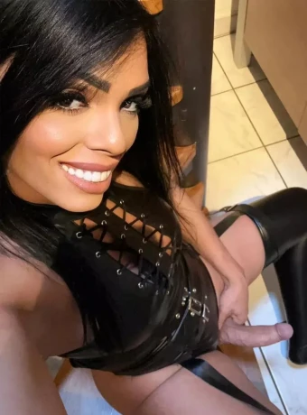 Julie Hot Sexy