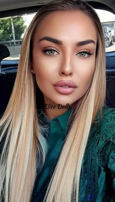 Alexia Curvy Blonde