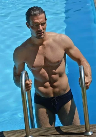 Gigolo Dominic Uit Amsterdam Sexy Groot Geschapen Hetero