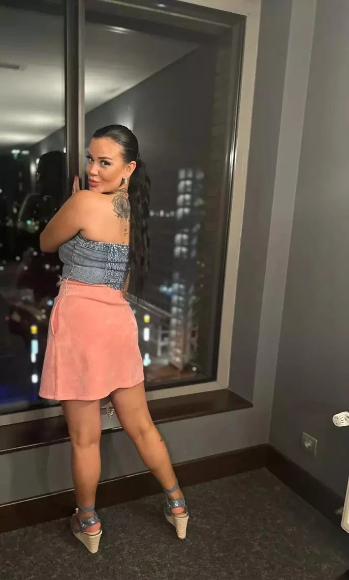 Nieuw Duitse Alessia Domina En Escort