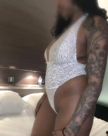 Ebony Beschikbaar Voor Escort