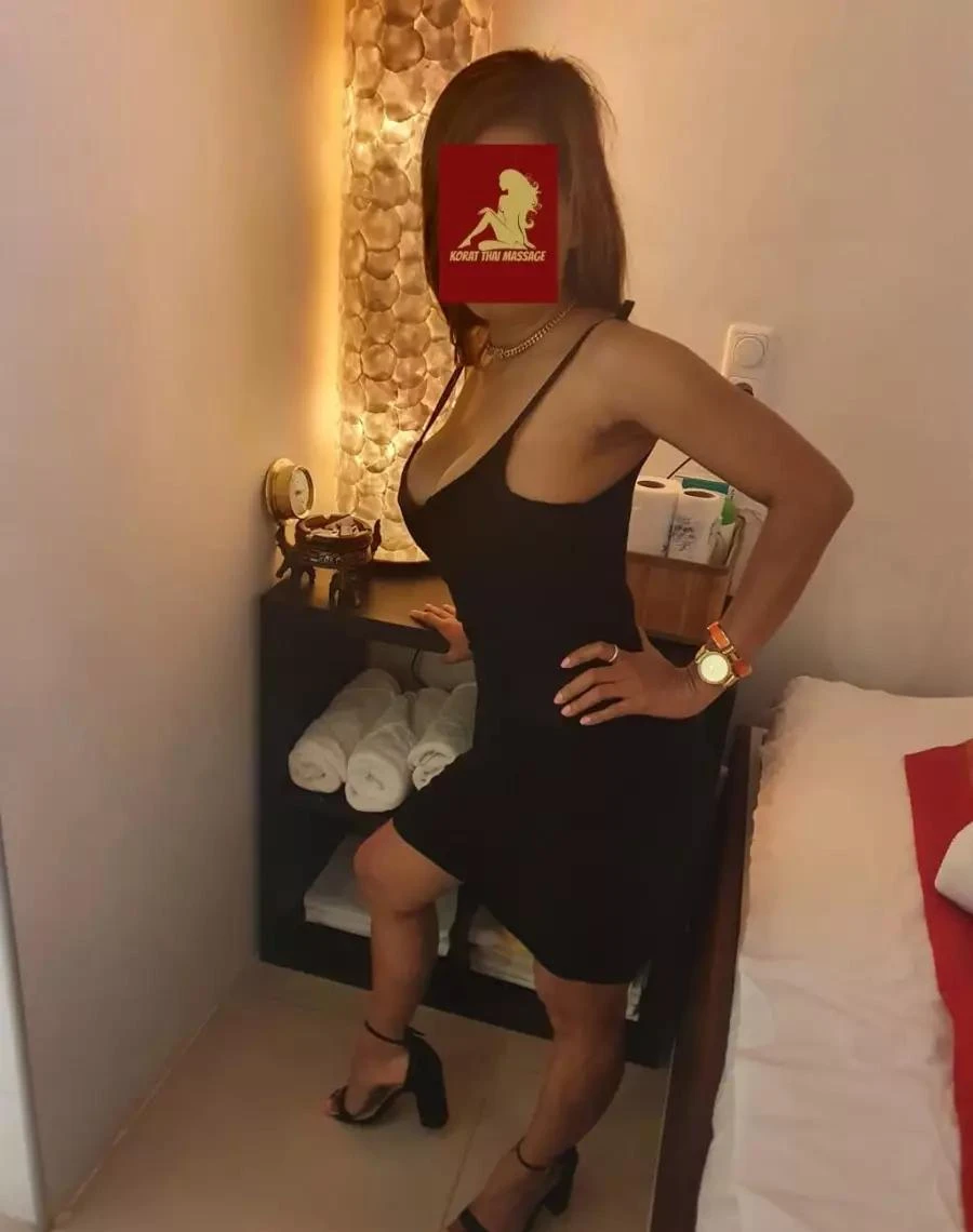 Thaise Soda Geeft Heerlijke Penis Massage Bij Korat