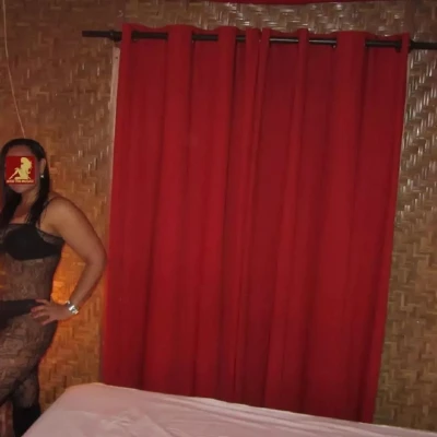 Hete Latina Pamela Geeft Erotische Massage Bij Korat