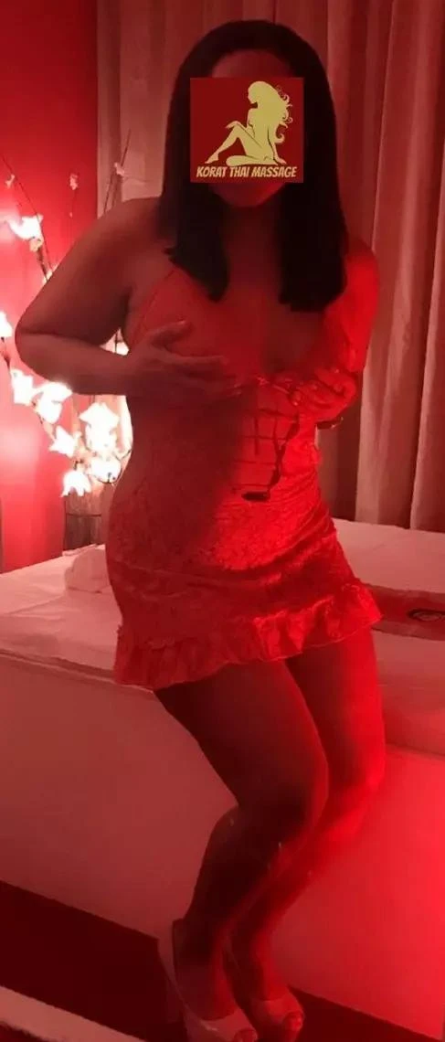 Hete Latina Pamela Geeft Erotische Massage Bij Korat