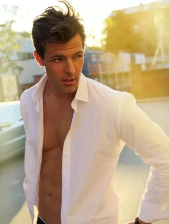 Gigolo Dominic Uit Amsterdam Sexy Groot Geschapen Hetero